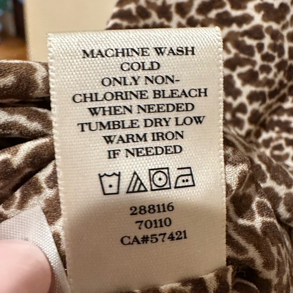 Ann Taylor - Size 12, small leopard print blouse - Picture 6 of 6